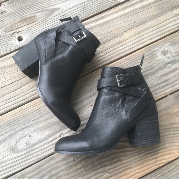 Eileen Fisher Shoes - Eileen Fisher // heeled ankle boot black leather